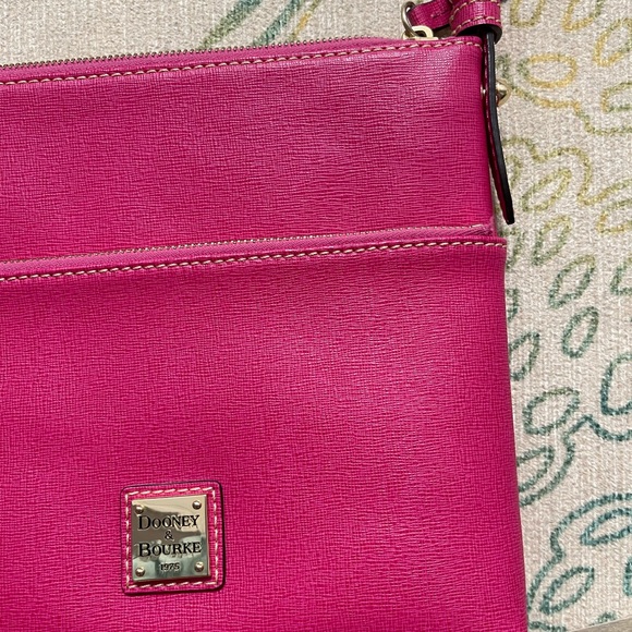 Dooney & Burke crossbody bag - Picture 2 of 8